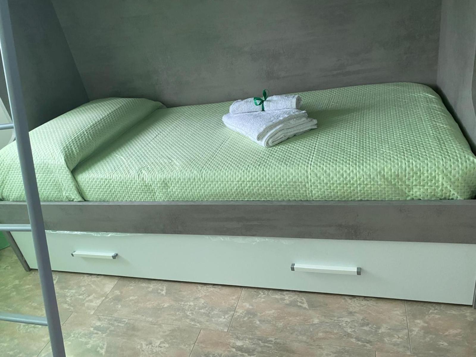 Luca'S House Bed & Breakfast Джовинацо Екстериор снимка