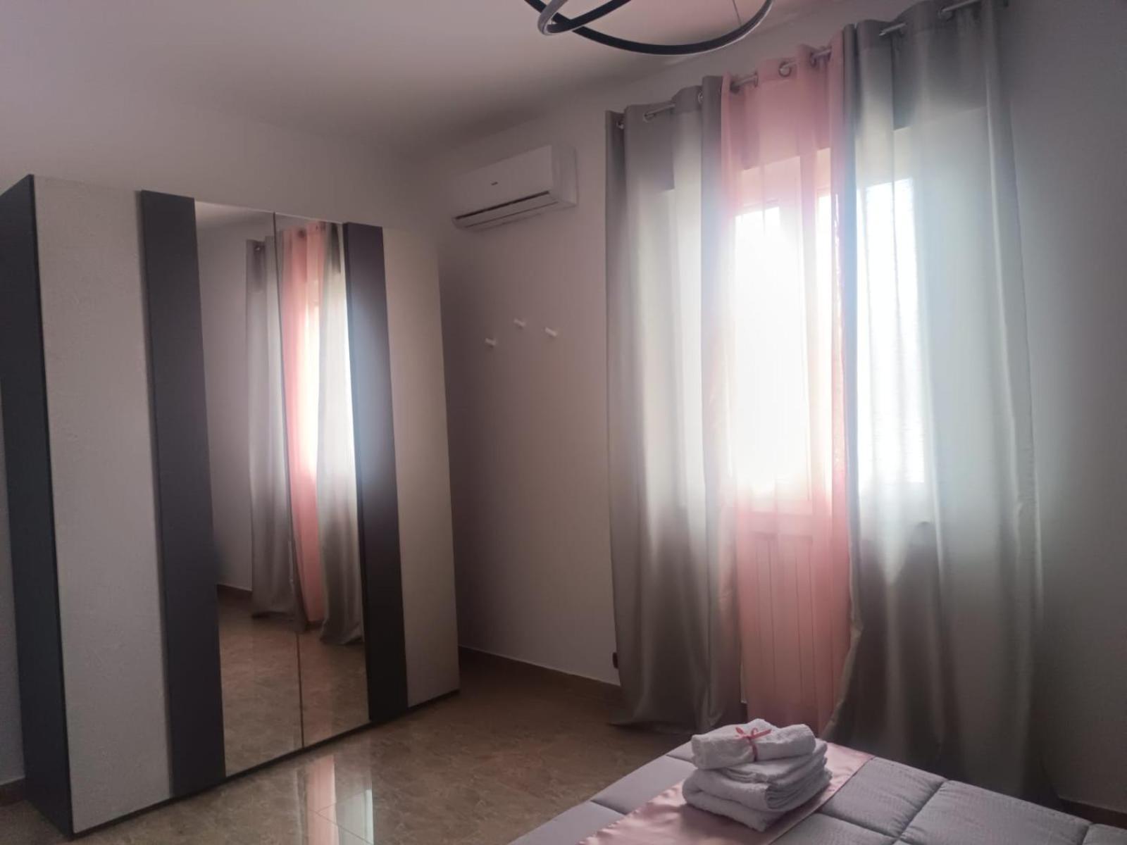 Luca'S House Bed & Breakfast Джовинацо Екстериор снимка